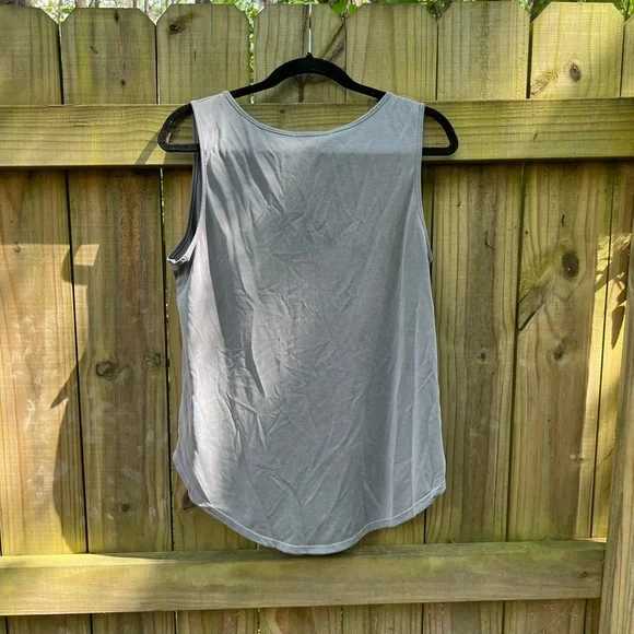 Green Envelope Zippered Tank Top size Medium - Picture 4 of 7